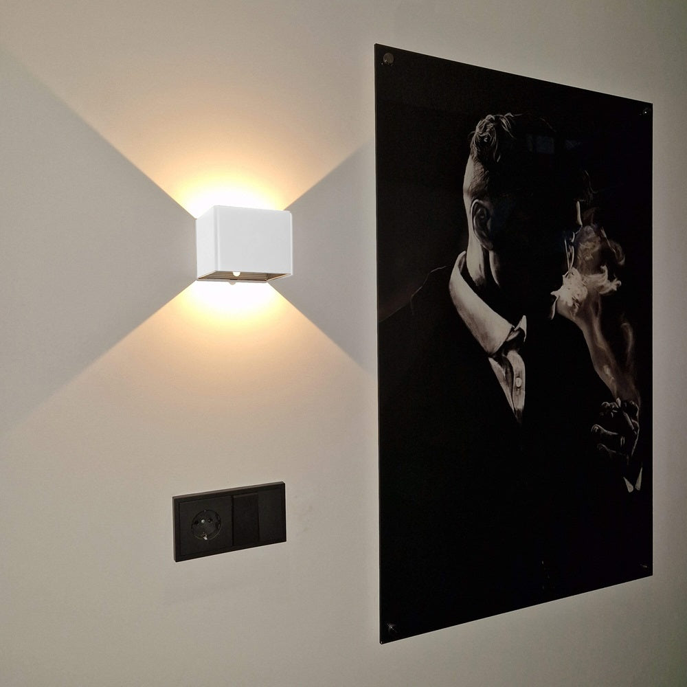 Rechargeable Wall Lamp with Motion Sensor | Modern Indoor Sconce
