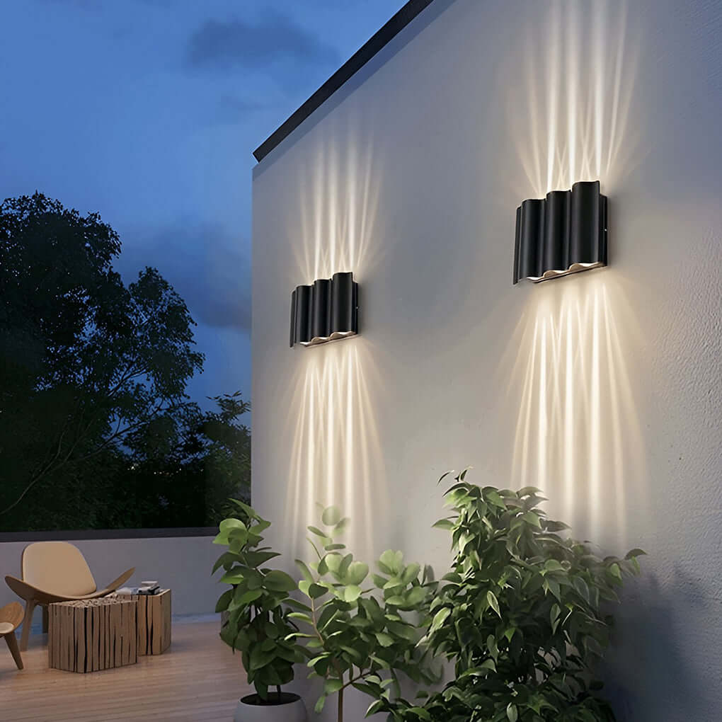 Outdoor LED Wall Sconce in Wave Design | Modern Up and Down Wall Light