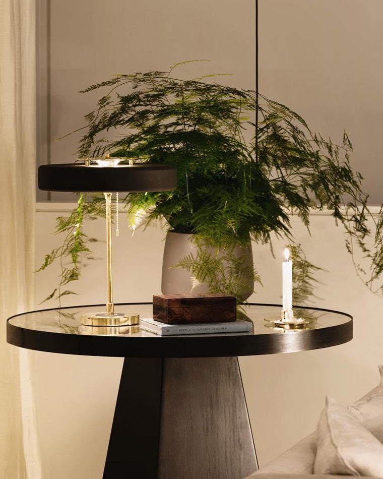 Vintage Mid Century Table Lamp with Pull Chain | Bedside and Desk Lighting