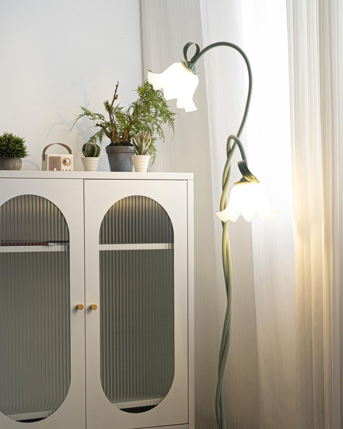 Floral Inspired Floor Lamp | Elegant Standing Light for Living Room