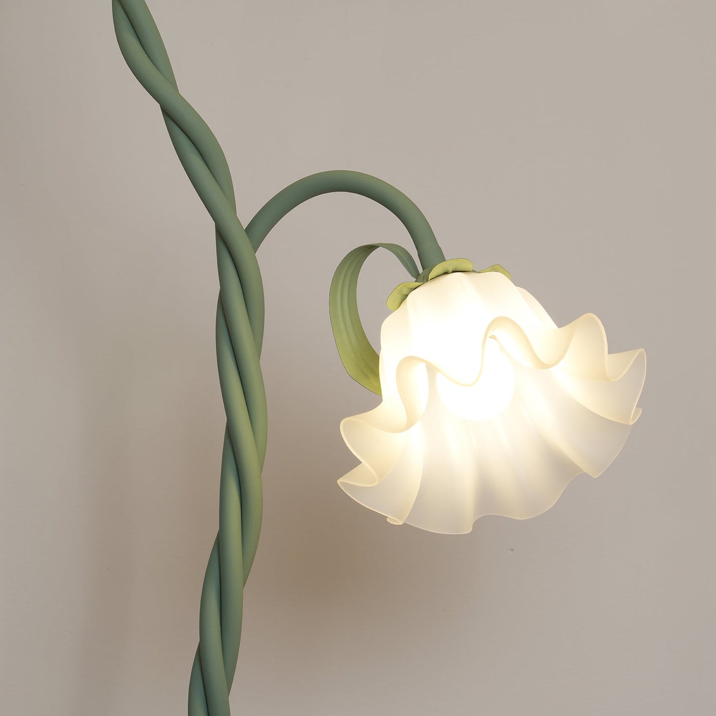 Floral Inspired Floor Lamp | Elegant Standing Light for Living Room