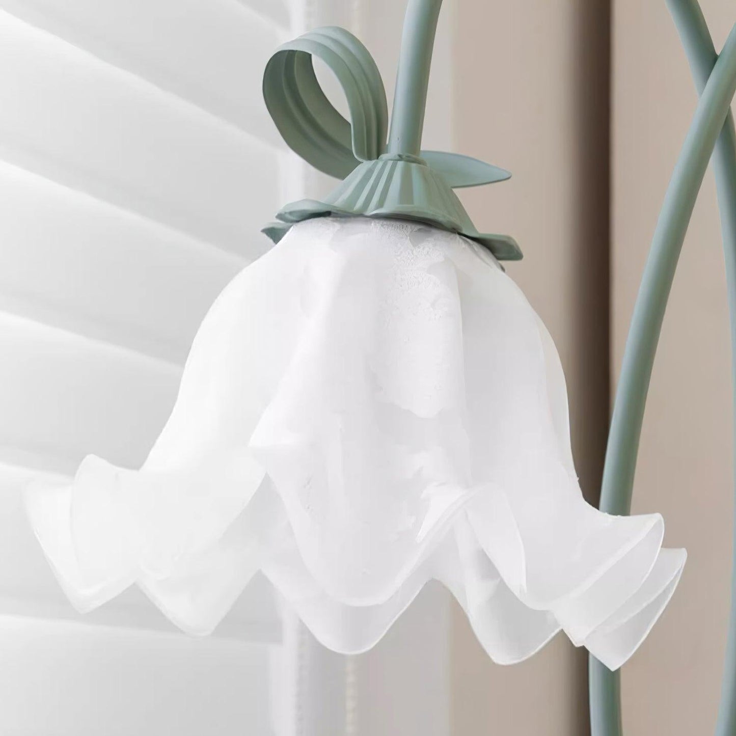 Floral Inspired Floor Lamp | Elegant Standing Light for Living Room