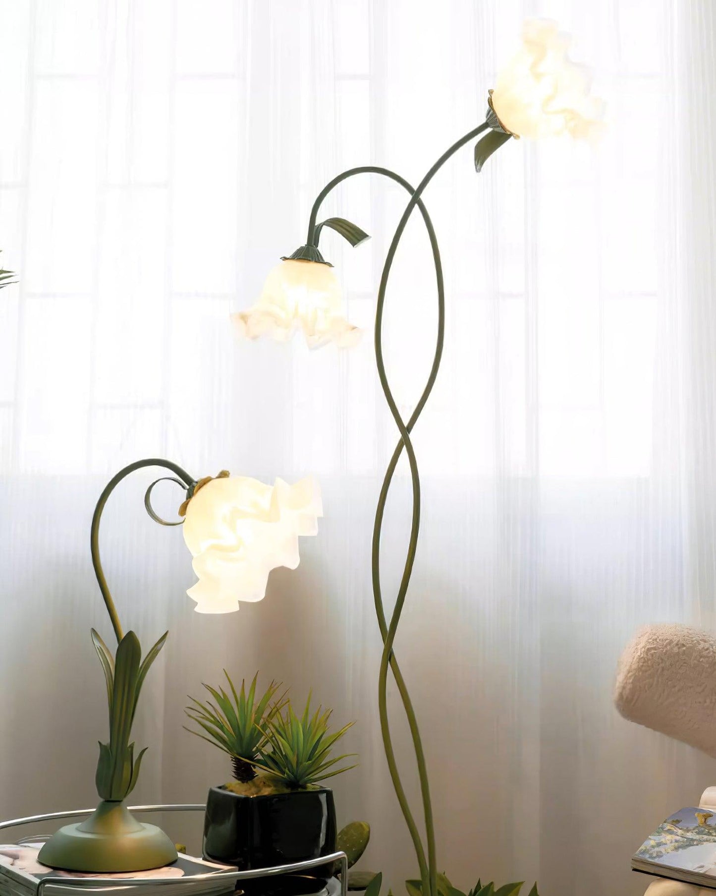 Floral Inspired Floor Lamp | Elegant Standing Light for Living Room