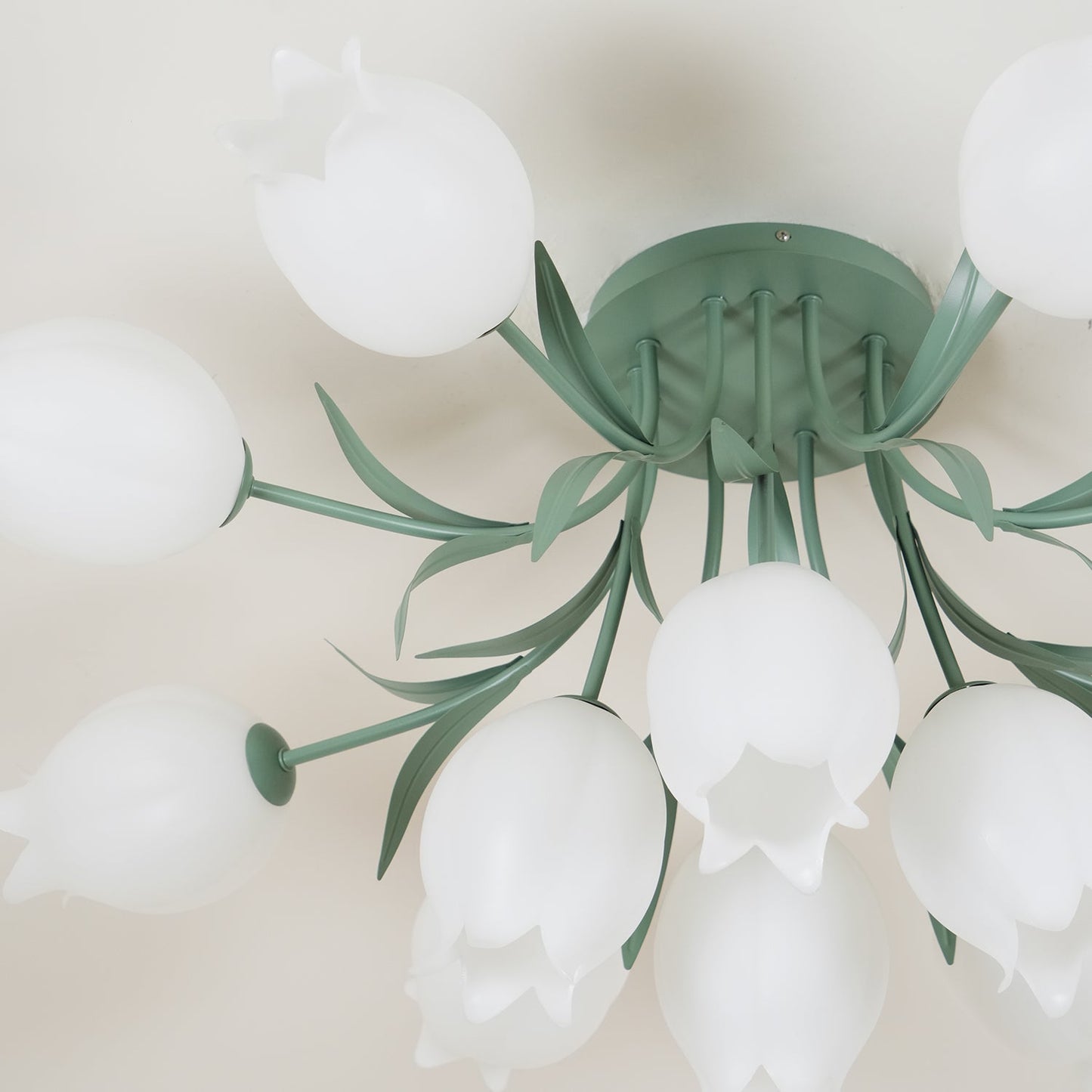 Floral Ceiling Light | Elegant Lily-Inspired Ceiling Lamp for Living Room