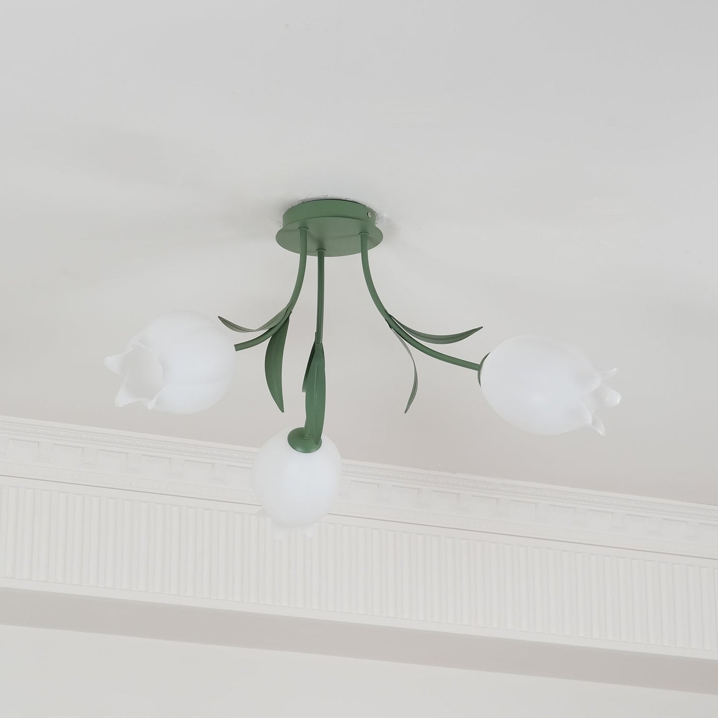 Floral Ceiling Light | Elegant Lily-Inspired Ceiling Lamp for Living Room