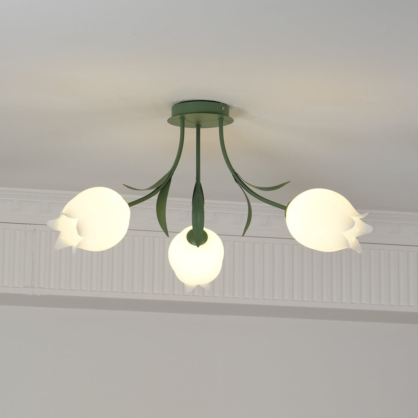 Floral Ceiling Light | Elegant Lily-Inspired Ceiling Lamp for Living Room