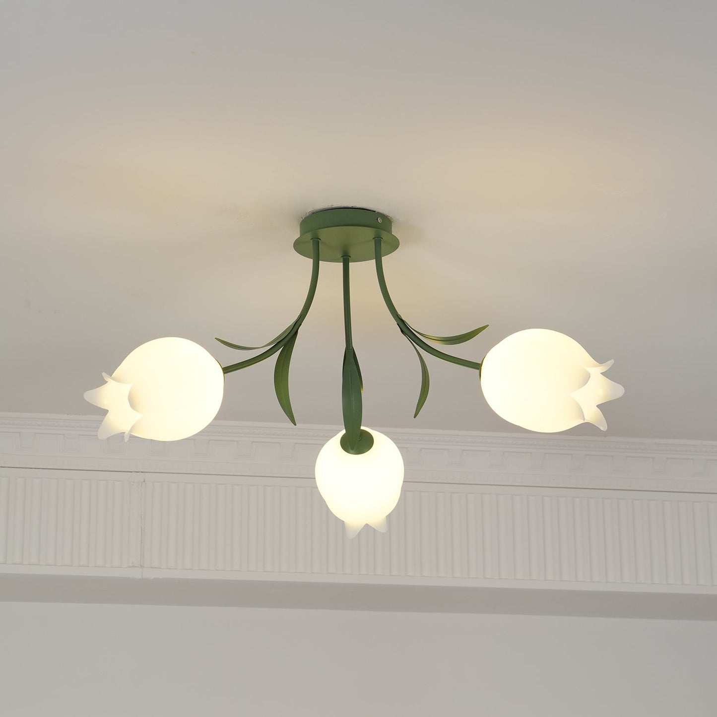 Floral Ceiling Light | Elegant Lily-Inspired Ceiling Lamp for Living Room
