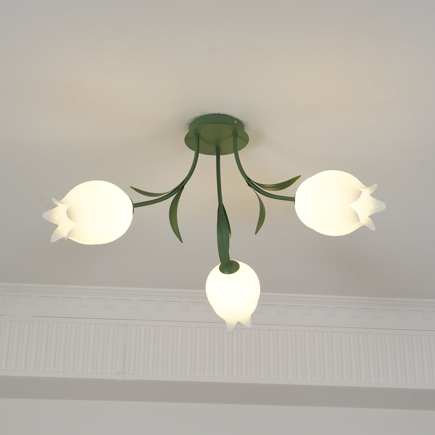 Floral Ceiling Light | Elegant Lily-Inspired Ceiling Lamp for Living Room