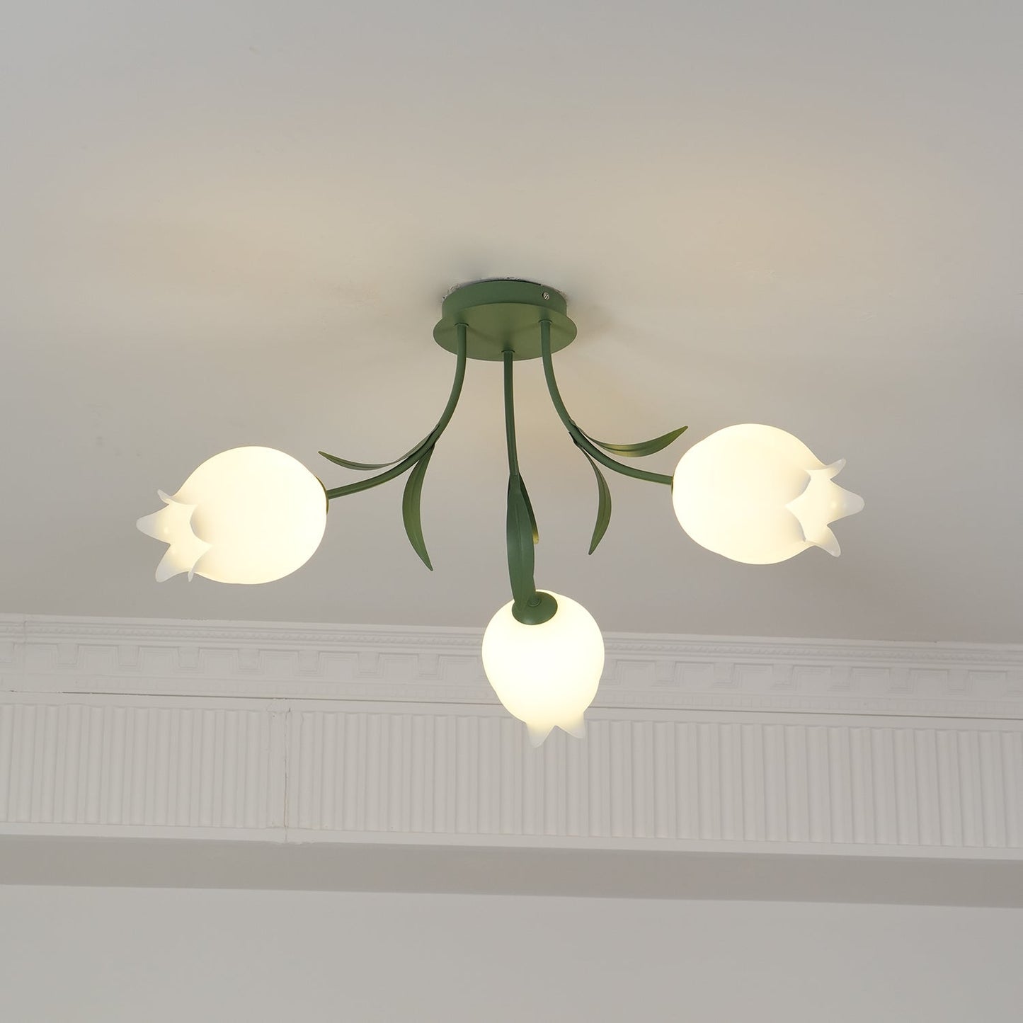 Floral Ceiling Light | Elegant Lily-Inspired Ceiling Lamp for Living Room