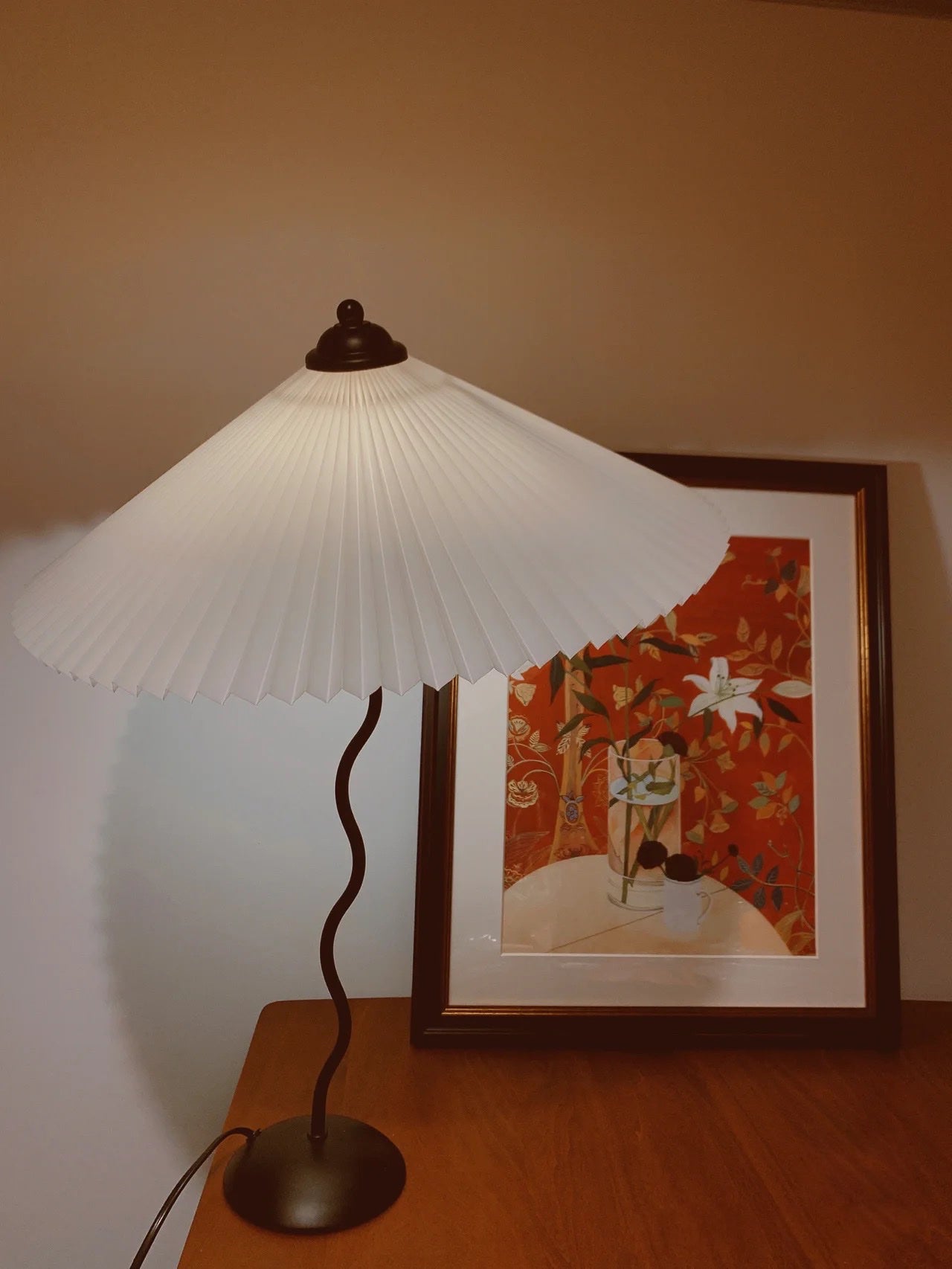 Pleated Table Lamp | Nordic Origami Style with Curved Wavy Base
