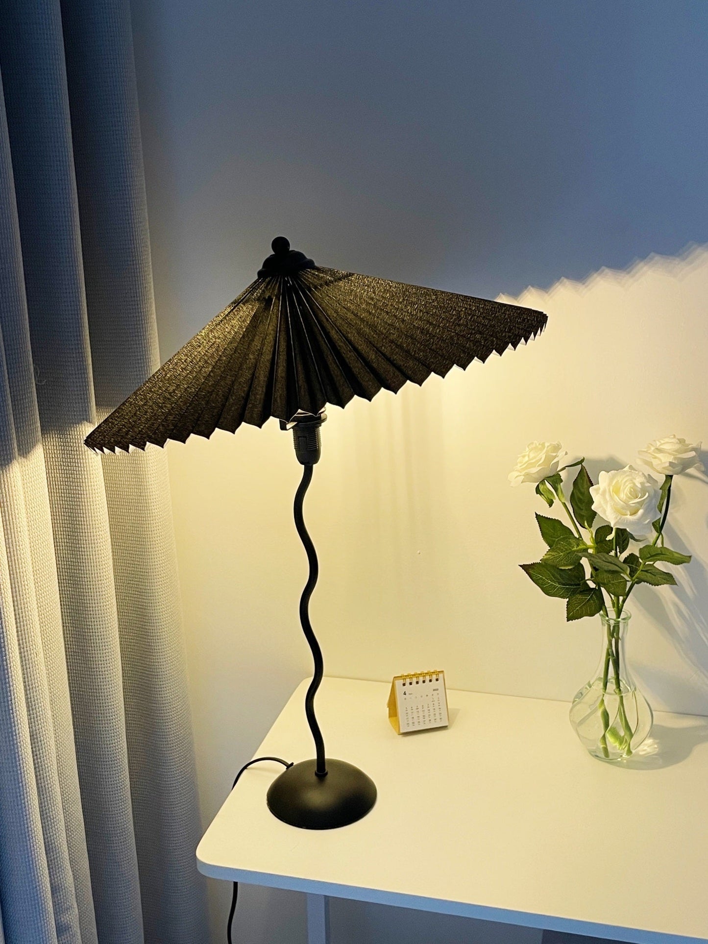 Pleated Table Lamp | Nordic Origami Style with Curved Wavy Base