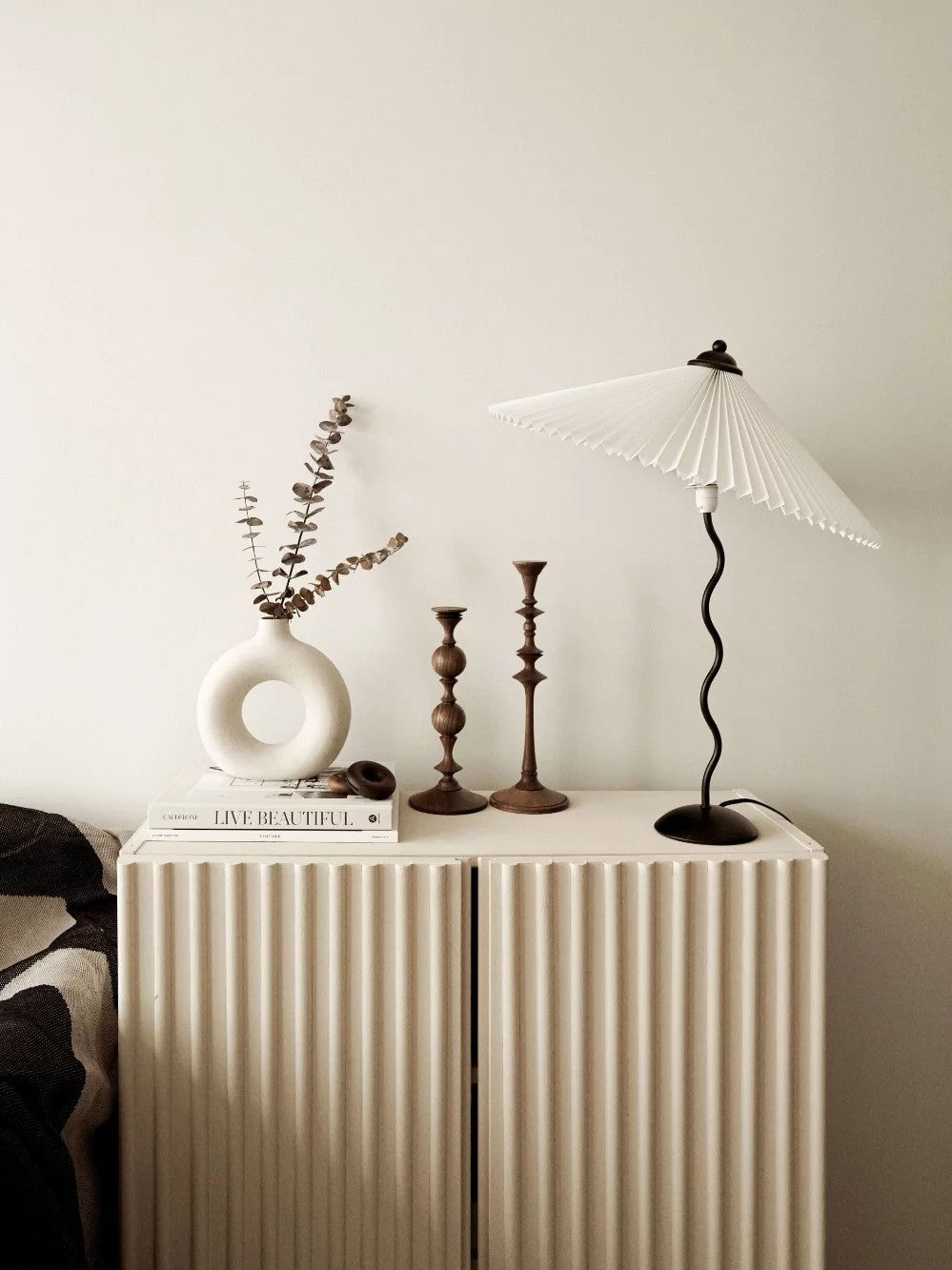 Pleated Table Lamp | Nordic Origami Style with Curved Wavy Base