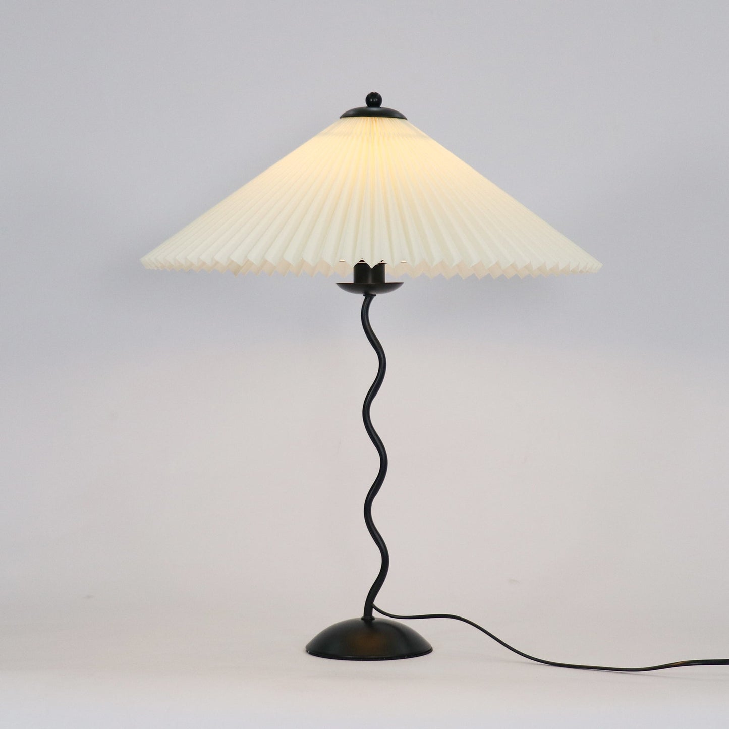 Pleated Table Lamp | Nordic Origami Style with Curved Wavy Base