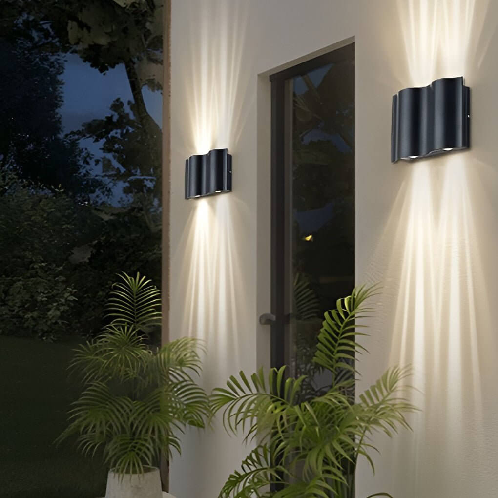 Outdoor LED Wall Sconce in Wave Design | Modern Up and Down Wall Light