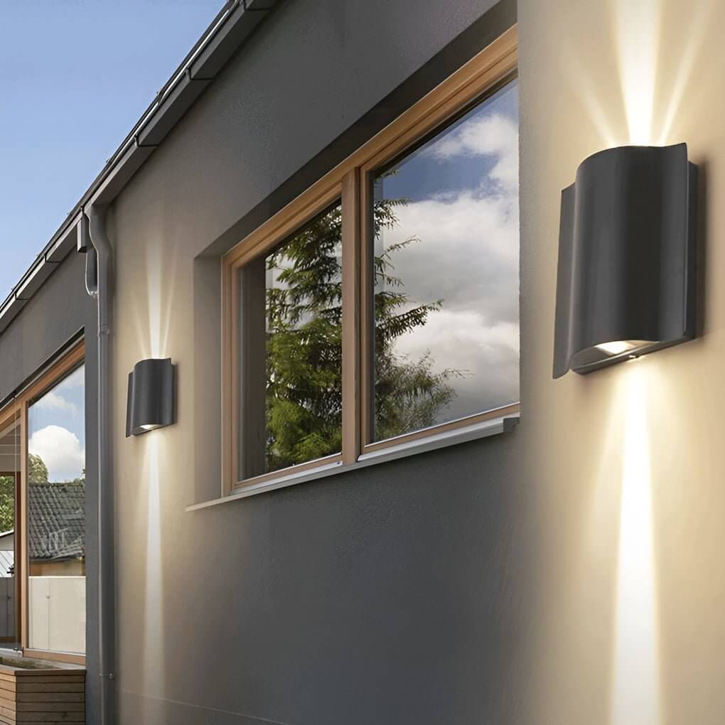 Outdoor LED Wall Sconce in Wave Design | Modern Up and Down Wall Light