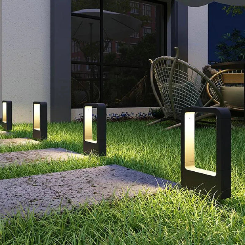 Elegant aluminum outdoor lamp