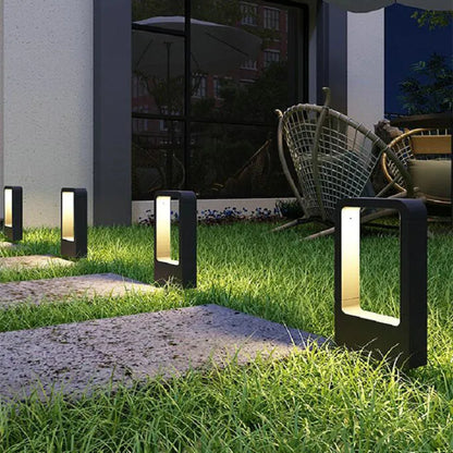 Elegant aluminum outdoor lamp