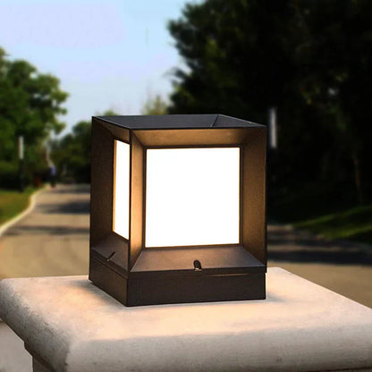 Outdoor floor lamp for entrances and gates