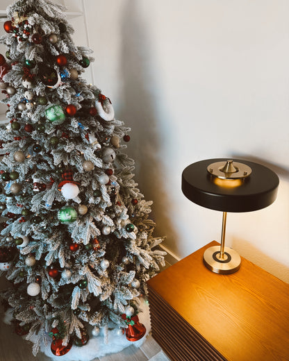 Vintage Mid Century Table Lamp with Pull Chain | Bedside and Desk Lighting