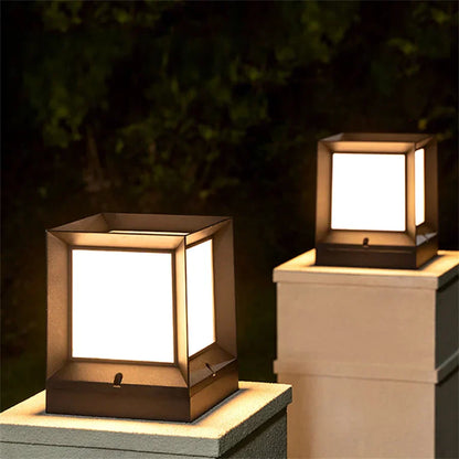 Outdoor floor lamp for entrances and gates