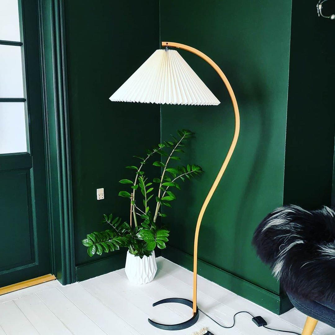Scandinavian Curved Wooden Floor Lamp with Pleated Shade | Modern Living Room Light