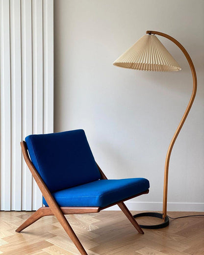 Scandinavian Curved Wooden Floor Lamp with Pleated Shade | Modern Living Room Light