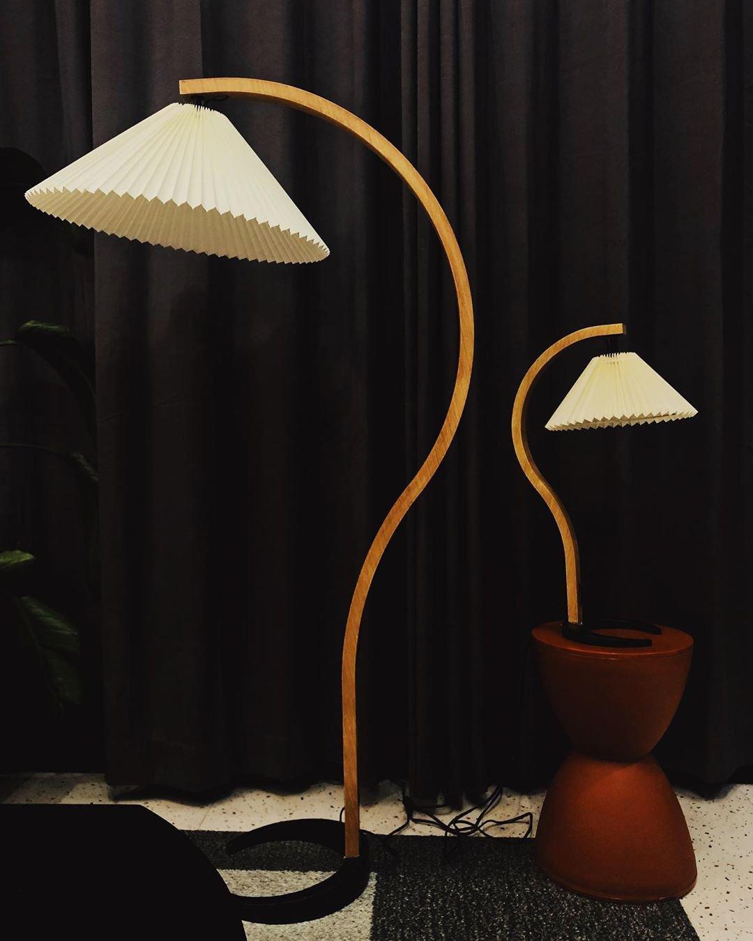 Scandinavian Curved Wooden Floor Lamp with Pleated Shade | Modern Living Room Light