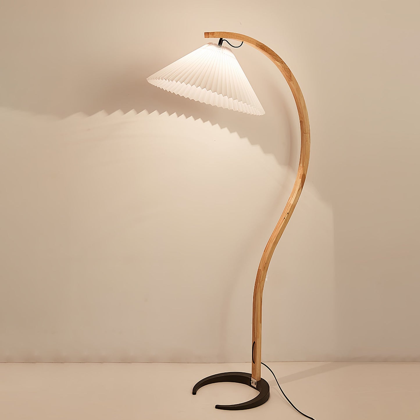 Scandinavian Curved Wooden Floor Lamp with Pleated Shade | Modern Living Room Light