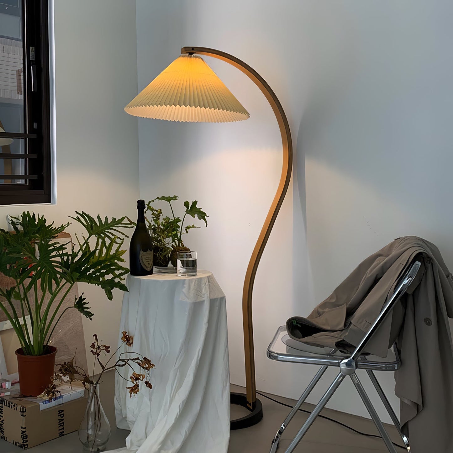 Scandinavian Curved Wooden Floor Lamp with Pleated Shade | Modern Living Room Light