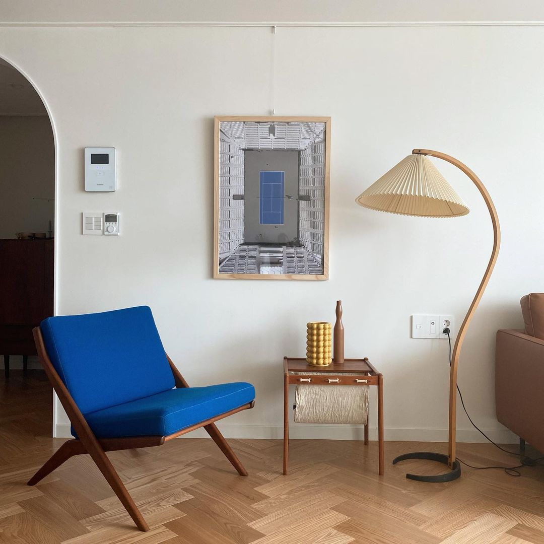Scandinavian Curved Wooden Floor Lamp with Pleated Shade | Modern Living Room Light