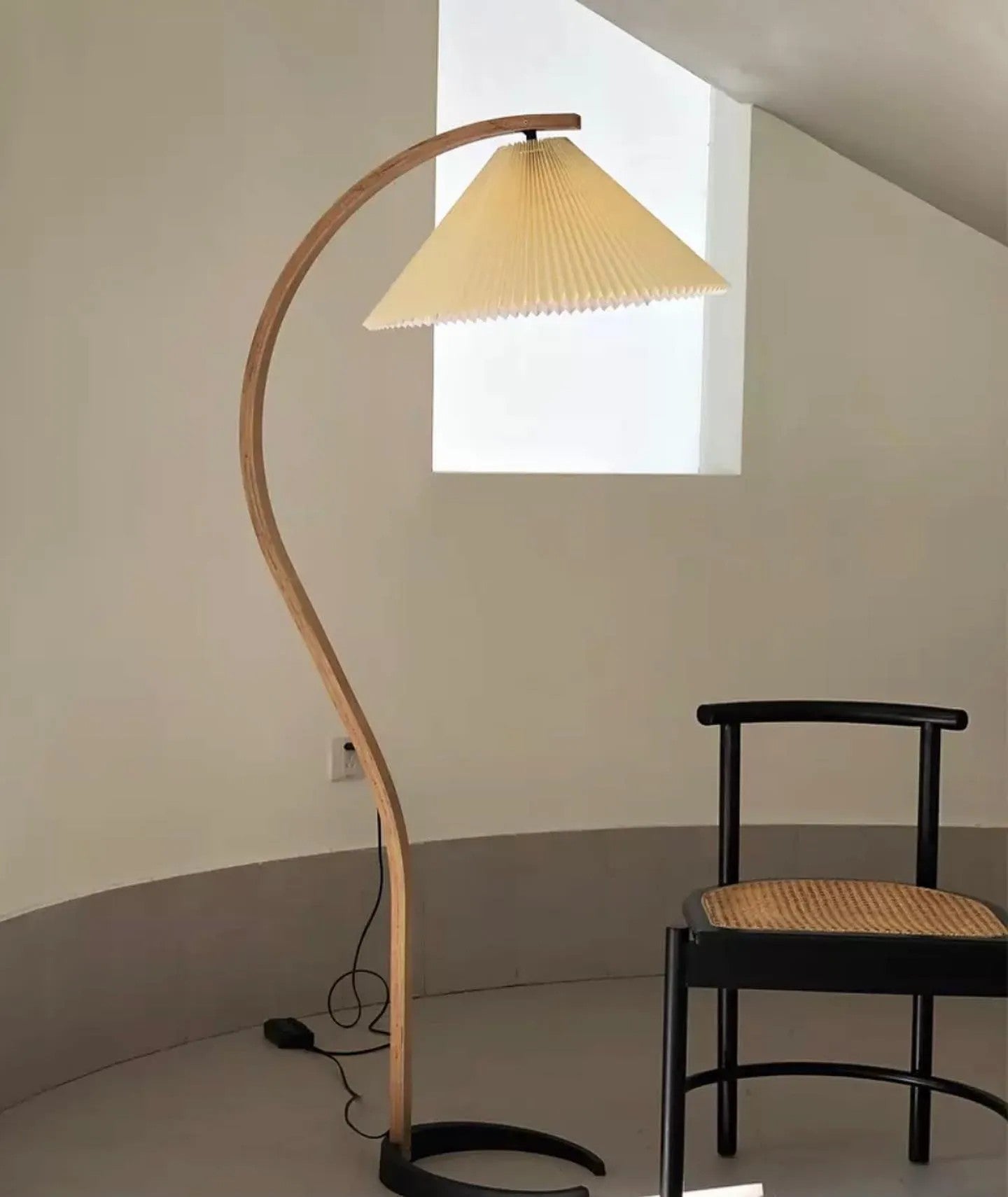 Scandinavian Curved Wooden Floor Lamp with Pleated Shade | Modern Living Room Light