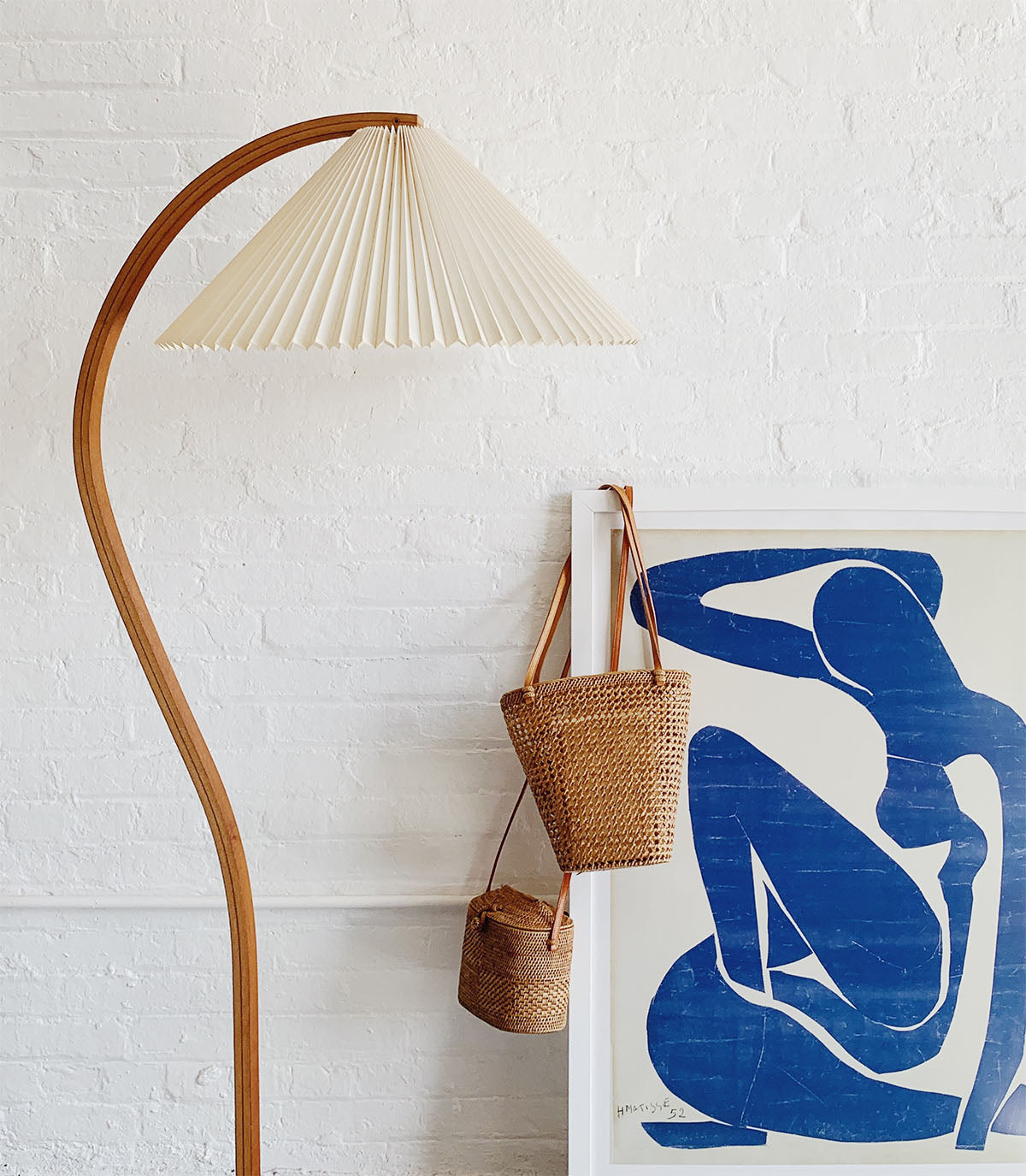 Scandinavian Curved Wooden Floor Lamp with Pleated Shade | Modern Living Room Light