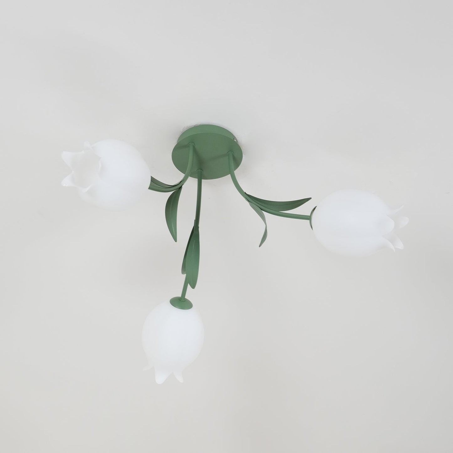 Floral Ceiling Light | Elegant Lily-Inspired Ceiling Lamp for Living Room