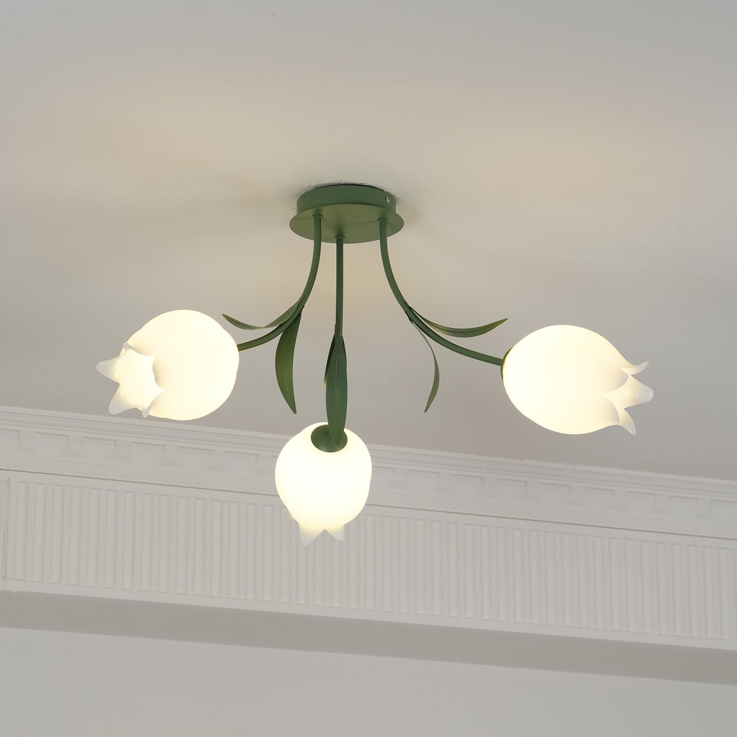 Floral Ceiling Light | Elegant Lily-Inspired Ceiling Lamp for Living Room