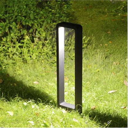 Elegant aluminum outdoor lamp