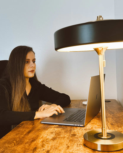 Vintage Mid Century Table Lamp with Pull Chain | Bedside and Desk Lighting