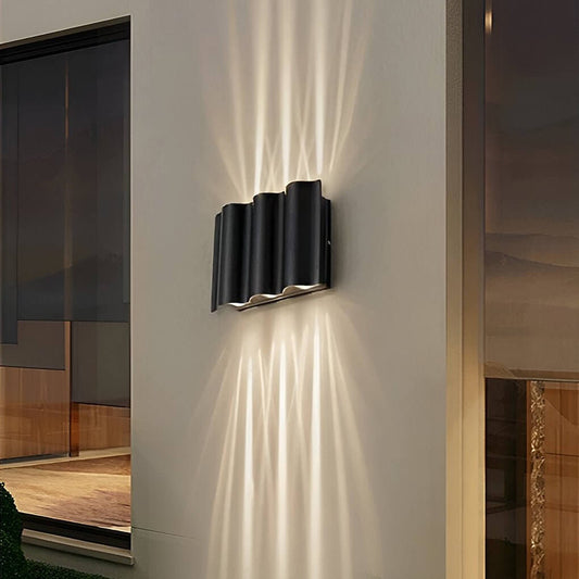 Outdoor LED Wall Sconce in Wave Design | Modern Up and Down Wall Light